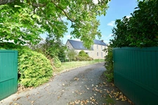Maison en pierres 10 pièces + Hangar de stockage, proche Lannion