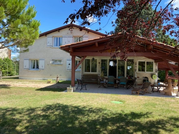 Dpt Tarn (81), à vendre PUYLAURENS maison P9 de 260 m² - Terrain de 5 571,00 m² 