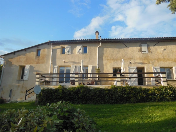 Dpt Haute Garonne (31), à vendre SAINT JULIA maison P8 de 287 m² - Terrain de 4680  - Plain pied