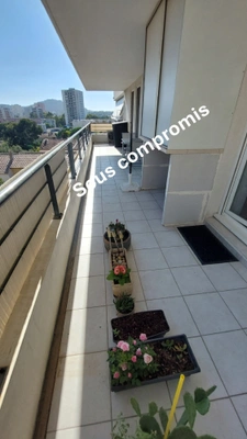 Appartement T3 (63m²)avec terrasse (24 m²), vue dégagée  