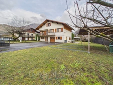 Maison familiale aux volumes généreux – Élégance, confort et espace