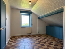À VENDRE - Maison familiale- semi plain pieds- spacieuse en pleine campagne Thiérachienne- LA FLAMENGRIE (02)