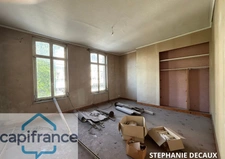 ? A VENDRE : Ensemble immobilier : 1 commerce + 1 appartement 4 pièces ou 2 appartements- Centre ville - FOURMIES (59)