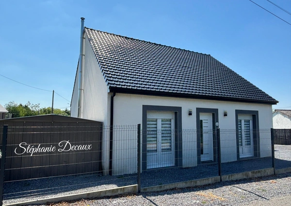 🏡 À VENDRE – Pavillon récent  – 105 m² – 3 chambres – Semi plain-pied – DPE B – Jardin – Cour