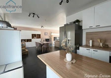 🏡 À VENDRE – Pavillon récent  – 105 m² – 3 chambres – Semi plain-pied – DPE B – Jardin – Cour