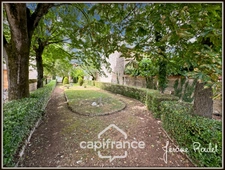 Hyper centre Neuville-de-Poitou – Maison de caractère 305 m² – Jardin, garages et fort potentiel