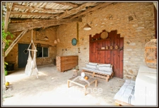 Stone house with 4 rooms in SAINT MARTIN LA PALLU (86), 540 m² plot, outbuildings