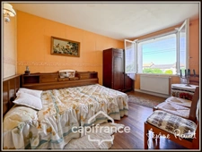 Stone house for sale in Champigny-En-Rochereau (86), 6 rooms, 4 bedrooms, 1900 m² plot with outbuildings