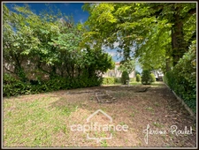 Hyper centre Neuville-de-Poitou – Maison de caractère 305 m² – Jardin, garages et fort potentiel