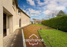 House for sale 5-room house including 3 bedrooms VILLIERS (86) Land of 1028 m² with outbuildings