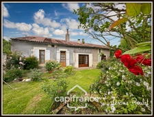 Stone house for sale to renovate, 5 rooms, 3 bedrooms, outbuildings, 1.5 ha of land, Champigny-En-Rochereau (86)