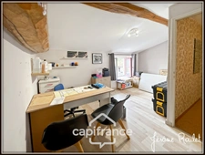 Maison en pierre à vendre 6 pièces 4 chambres + studio indépendant sur terrain 3 260 m² avec dépendances Champigny-En-Rochereau (86)