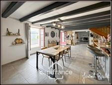 Maison en pierre à vendre 6 pièces 4 chambres + studio indépendant sur terrain 3 260 m² avec dépendances Champigny-En-Rochereau (86)