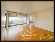 Dpt Vienne (86), for sale POITIERS Couronneries, 5-room apartment of 91 m² with cellar and balcony