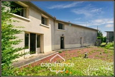 Maison à vendre maison 5 pièces dont 3 chambres VILLIERS (86) Terrain de 1028 m² avec dépendances