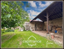 Stone house for sale to renovate, 5 rooms, 3 bedrooms, outbuildings, 1.5 ha of land, Champigny-En-Rochereau (86)