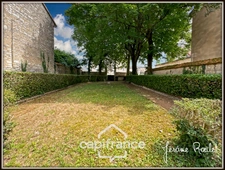 Hyper centre Neuville-de-Poitou – Maison de caractère 305 m² – Jardin, garages et fort potentiel