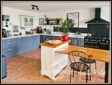 Maison en pierre familiale – 220 m² – 4 chambres – terrain de plus de 4 000 m² – Maisonneuve (86170)
