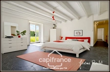 Maison en pierre à vendre 5 pièces 2 chambres Nombreuses Dépendances Terrain 22 400 m² Champigny-En-Rochereau (86)