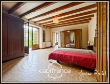 Stone house for sale to renovate, 5 rooms, 3 bedrooms, outbuildings, 1.5 ha of land, Champigny-En-Rochereau (86)