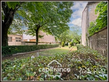 Hyper centre Neuville-de-Poitou – Maison de caractère 305 m² – Jardin, garages et fort potentiel