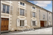 Hyper centre Neuville-de-Poitou – Maison de caractère 305 m² – Jardin, garages et fort potentiel