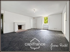 Maison en pierre à vendre 5 pièces 2 chambres Nombreuses Dépendances Terrain 22 400 m² Champigny-En-Rochereau (86)