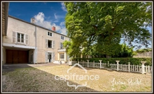 Hyper centre Neuville-de-Poitou – Maison de caractère 305 m² – Jardin, garages et fort potentiel