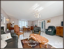 Stone house for sale in Champigny-En-Rochereau (86), 6 rooms, 4 bedrooms, 1900 m² plot with outbuildings