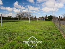 House for sale 5-room house including 3 bedrooms VILLIERS (86) Land of 1028 m² with outbuildings