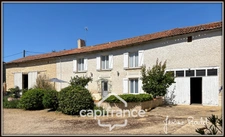 Maison en pierre à vendre Champigny-En-Rochereau (86), 6 pièces, 4 chambres, terrain 1 900 m² avec dépendances