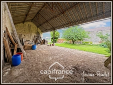 Stone house for sale to renovate, 5 rooms, 3 bedrooms, outbuildings, 1.5 ha of land, Champigny-En-Rochereau (86)