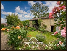 Stone house for sale to renovate, 5 rooms, 3 bedrooms, outbuildings, 1.5 ha of land, Champigny-En-Rochereau (86)