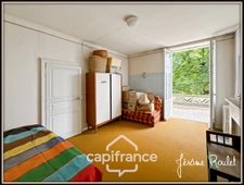 Hyper centre Neuville-de-Poitou – Maison de caractère 305 m² – Jardin, garages et fort potentiel