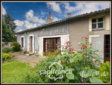 Stone house for sale to renovate, 5 rooms, 3 bedrooms, outbuildings, 1.5 ha of land, Champigny-En-Rochereau (86)