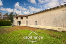 House for sale 5-room house including 3 bedrooms VILLIERS (86) Land of 1028 m² with outbuildings