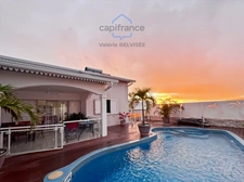 VILLA FAMILIALE F5 AVEC PISCINE, VUE DÉGAGÉE ET SUPERBES VOLUMES – SAINT-LOUIS