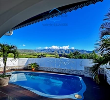 VILLA FAMILIALE F5 AVEC PISCINE, VUE DÉGAGÉE ET SUPERBES VOLUMES – SAINT-LOUIS