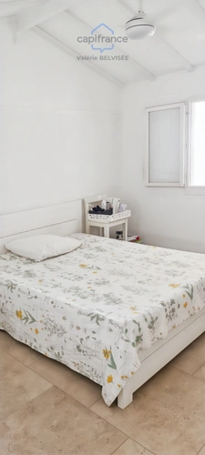 Terre Sainte – Charmante maison Bourbon Bois T3/4 rénovée dans un quartier prisé de Saint-Pierre
