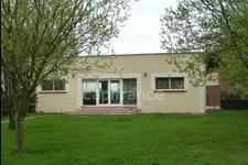 BIEN RARE – ENSEMBLE IMMOBILIER AU FORT POTENTIEL SUR PRÈS DE 4000 m² DE TERRAIN à DAMERAUCOURT (80)