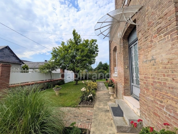 Exclusivité : Elégante maison bourgeoise de caractère de 81m2 avec dépendances et jardin clos, terrain de 698m2 - Secteur AUMALE