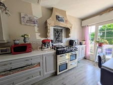 COUP DE CŒUR – Maison de plain-pied de 81 m² avec jardin arboré, à 10 min de Forges-les-Eaux