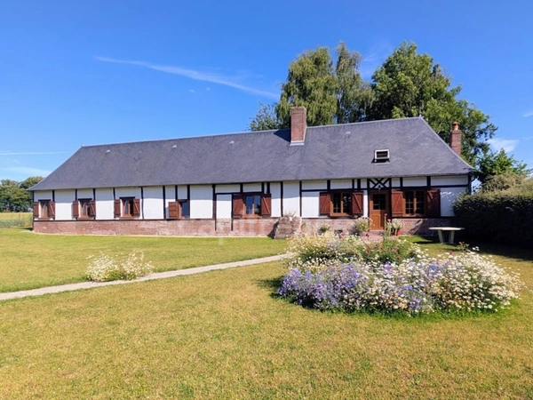 Longère normande de plain-pied entièrement rénovée, 159m2 habitable à Criquier 76