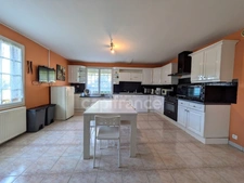 À proximité d’Aumale – Spacieuse maison familiale de 180 m² sur un terrain clos de plus de 1000 m²