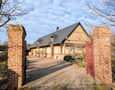 À vendre entre Aumale et Blangy sur Bresle: Superbe longère de 206m² sur un terrain arboré de 4000m²