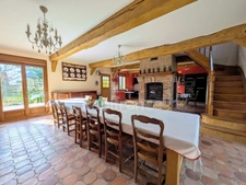 À vendre entre Aumale et Blangy sur Bresle: Superbe longère de 206m² sur un terrain arboré de 4000m²