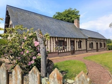 Charmante longère normande de plain-pied à vendre – Secteur Aumale (76)– 83 m² habitables sur 1232 m² de terrain