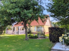 COUP DE CŒUR – Maison de plain-pied de 81 m² avec jardin arboré, à 10 min de Forges-les-Eaux