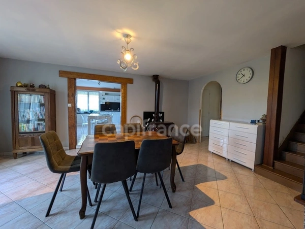 À proximité d’Aumale – Spacieuse maison familiale de 180 m² sur un terrain clos de plus de 1000 m²