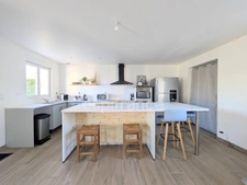 À vendre – Maison de plain-pied entièrement rénovée au cœur de la campagne